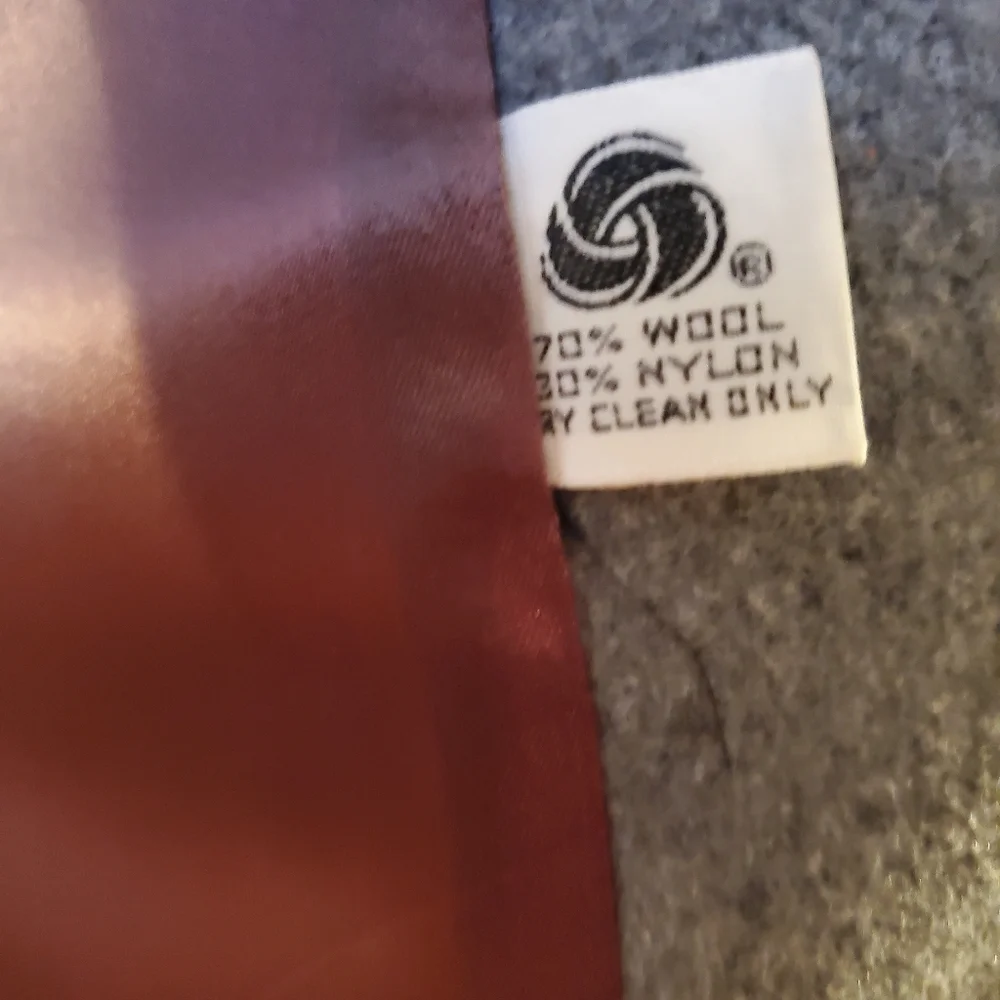 Classy Vintage Gray Wool Coat - Picture 7 of 16